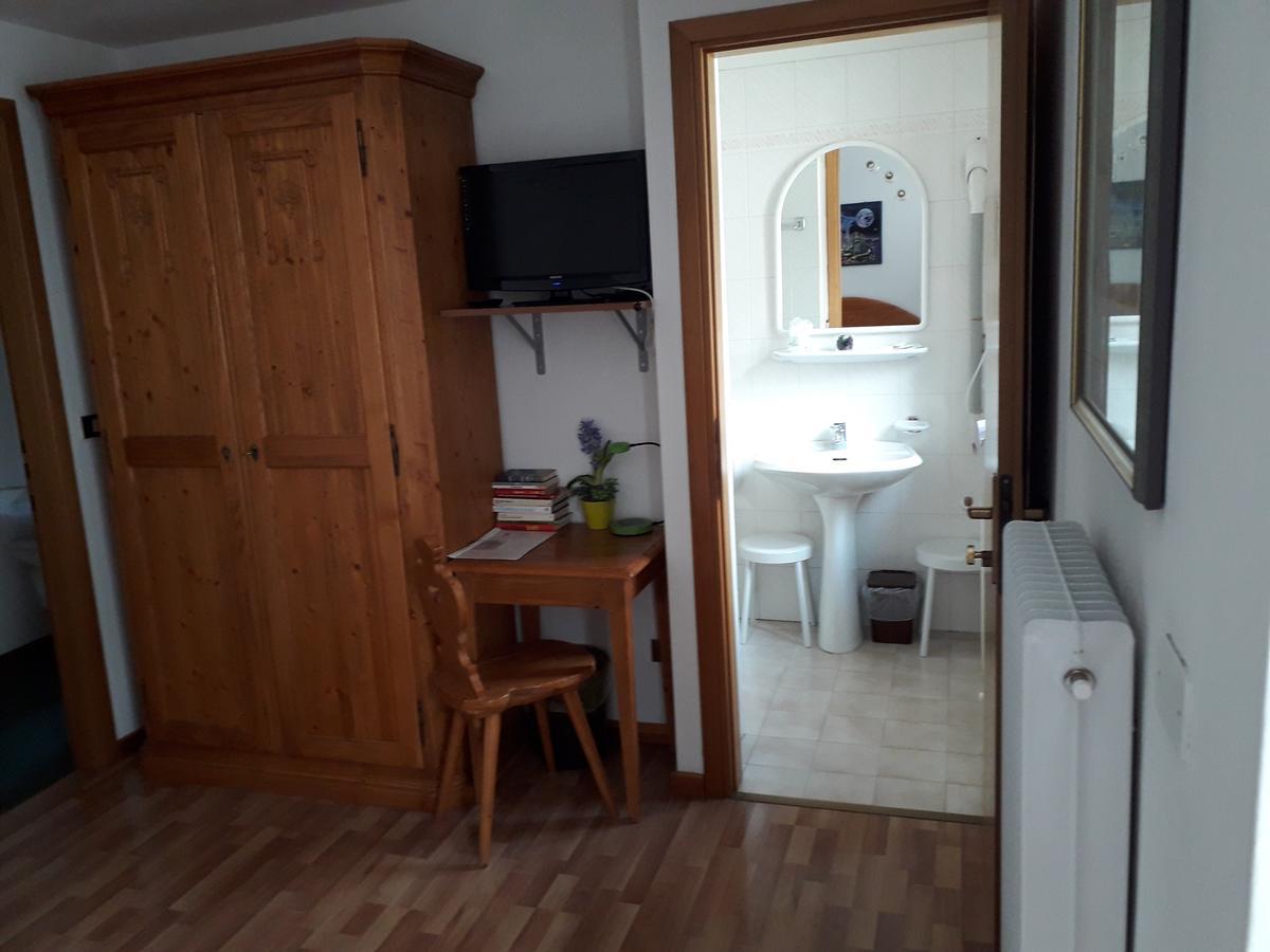 Albergo Meuble Tarandan Forni di Sopra Εξωτερικό φωτογραφία